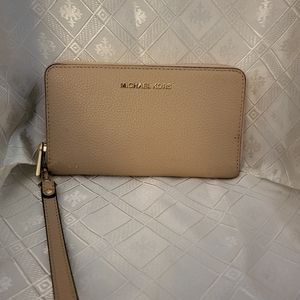 Michael Kors wristlet